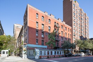 1402 Lexington Ave in New York, NY - Building Photo