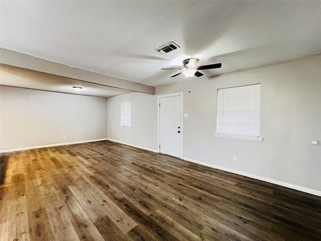 215 Birdwell Rd in Corsicana, TX - Building Photo - Building Photo