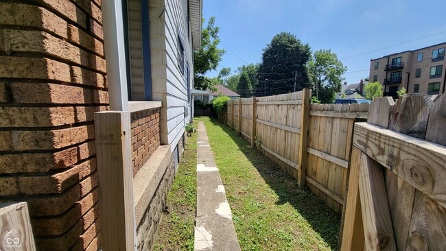 323 N Rural St in Indianapolis, IN - Building Photo - Building Photo