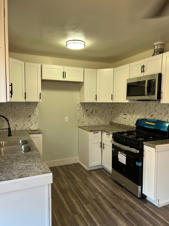 7133 Whitsett Ave in North Hollywood, CA - Building Photo