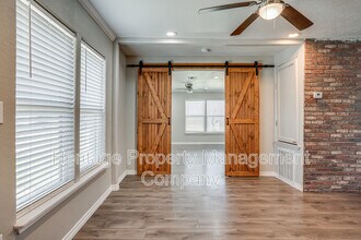 479 S Sycamore Ave in New Braunfels, TX - Building Photo - Building Photo
