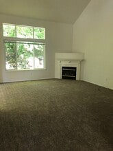 13050 SW Creekshire Dr in Tigard, OR - Building Photo - Building Photo
