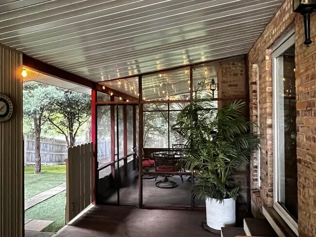property at 1625 Beecher Ave