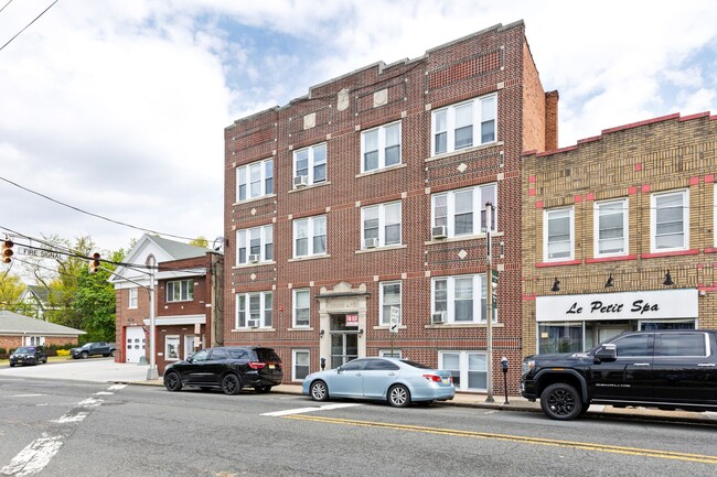 346 Union Ave in Rutherford, NJ - Building Photo - Building Photo