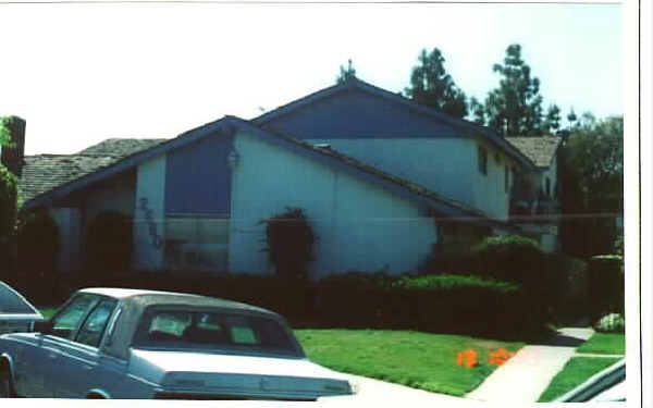 2660 E Park Ln in Anaheim, CA - Foto de edificio - Building Photo