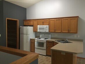 1645 Lakeridge Way in Waconia, MN - Building Photo - Building Photo