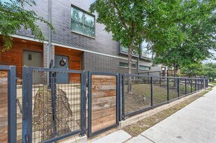 2280 N Fitzhugh Ave in Dallas, TX - Building Photo