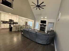 1922 Shield Dr in Clarksville, TN - Building Photo - Building Photo