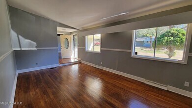 646 Piermont St in Jackson, MS - Building Photo - Building Photo