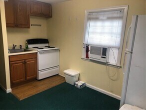 1 E Main St in Huntington, NY - Building Photo - Building Photo