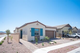 117 Royal Cascade Ave in Henderson, NV - Building Photo - Building Photo