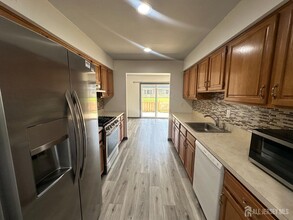 12 Regal Dr in Monmouth Junction, NJ - Building Photo - Building Photo