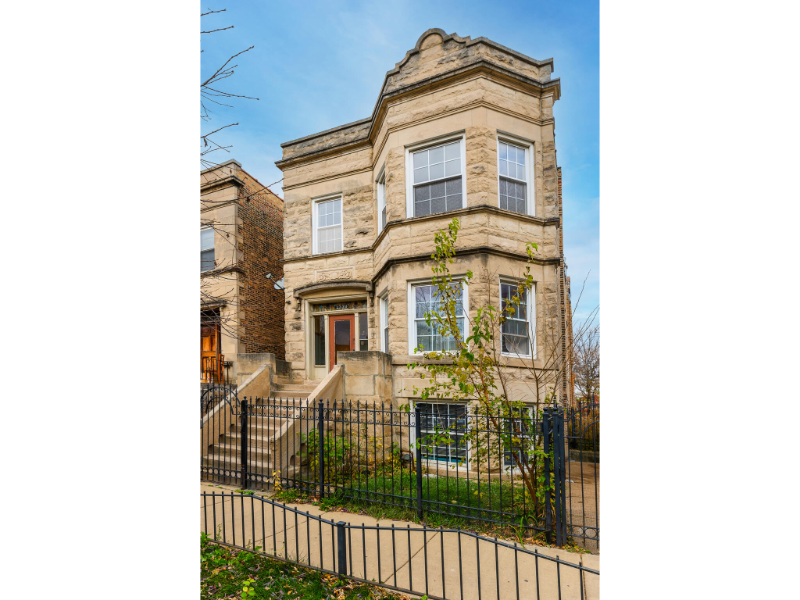 2520 W Cortez St in Chicago, IL - Building Photo