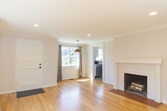 7736 38th Ave NE in Seattle, WA - Building Photo - Building Photo