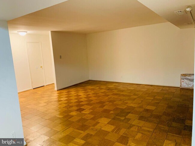 876 Quince Orchard Blvd in Gaithersburg, MD - Building Photo - Building Photo