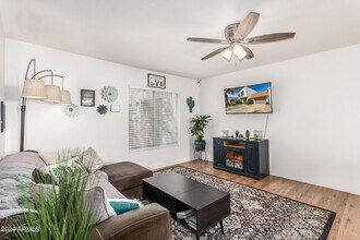 2548 W Monte Cristo Ave in Phoenix, AZ - Building Photo - Building Photo