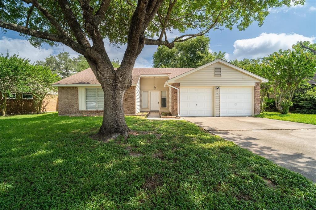 2790 Wood Hollow Dr in League City, TX - Building Photo
