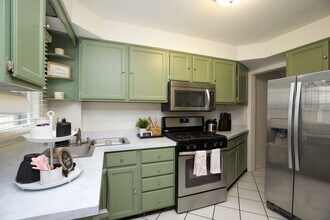 1540 Franklin Ave, Unit B in River Forest, IL - Foto de edificio - Building Photo