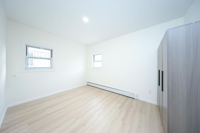 1632 W 4th St, Unit 1st floor