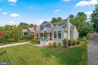 1506 Noyes Dr in Silver Spring, MD - Building Photo - Building Photo