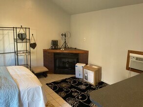 5921 Crepe Myrtle Ct in Raleigh, NC - Building Photo - Building Photo