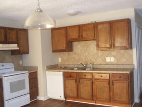 4862 Cobb Valley in San Antonio, TX - Foto de edificio - Building Photo