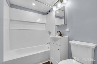 463 Butler St in Avenel, NJ - Building Photo - Building Photo
