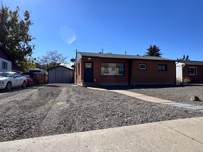 property at 1261 Walnut Ave