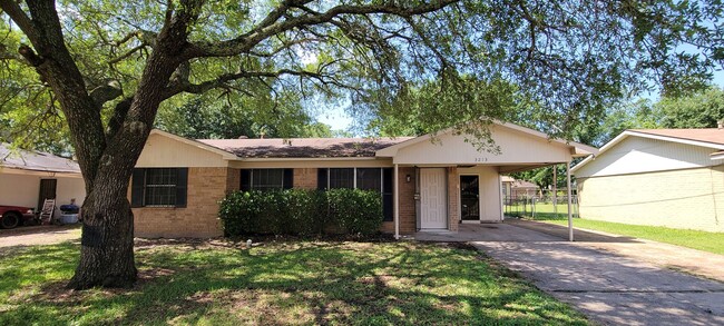 3213 Red Bud Ln in Shreveport, LA - Building Photo - Building Photo