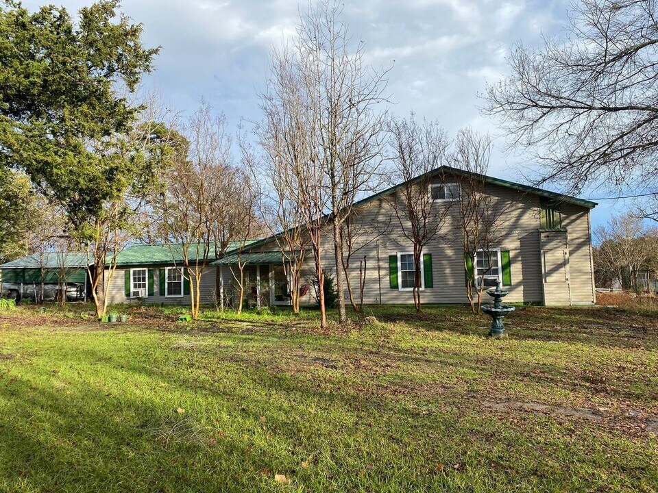 9696 FM314 in Brownsboro, TX - Building Photo