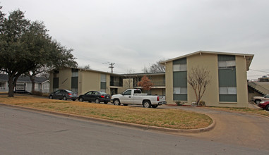 Chaparral Apartments in Fort Worth, TX - Building Photo - Building Photo