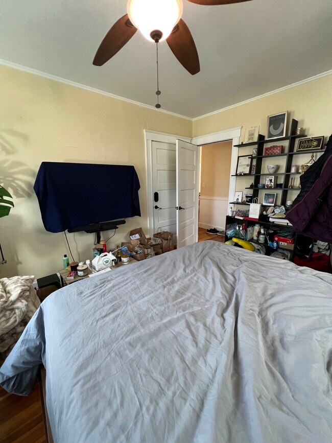 332 Beacon St, Unit #2 in Somerville, MA - Building Photo - Building Photo