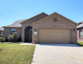 213 Emerald Creek Dr in Fort Worth, TX - Building Photo