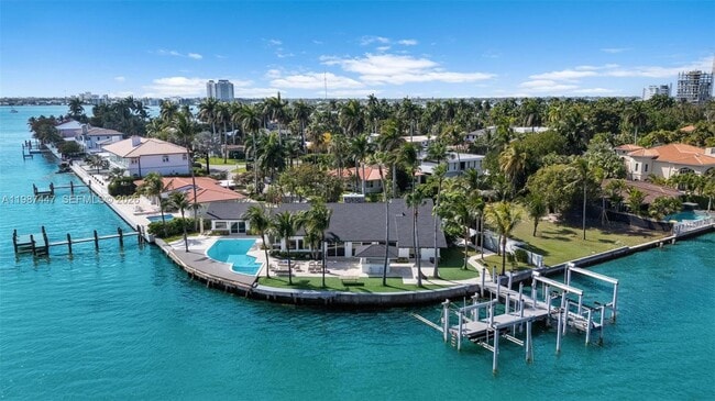 1365 Bay Terrace in North Bay Village, FL - Building Photo - Building Photo