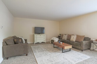 Cook Apartments at Libertyville in Libertyville, IL - Foto de edificio - Interior Photo