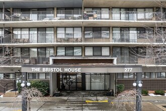 The Bristol House Condominiums in Hackensack, NJ - Building Photo - Building Photo