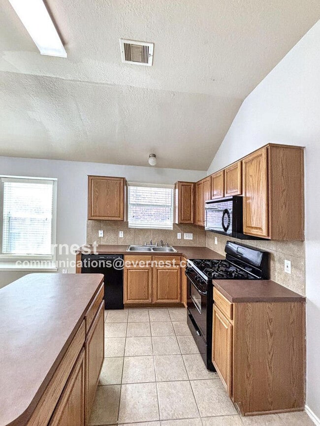 20118 Niagra Falls Dr in Tomball, TX - Building Photo - Building Photo