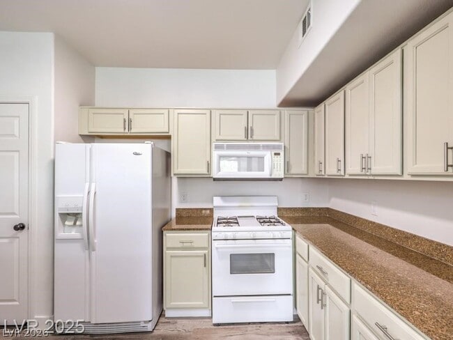 10001 Peace Way in Las Vegas, NV - Building Photo - Building Photo