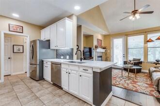 624 Raford Hill Ln in Richardson, TX - Foto de edificio - Building Photo