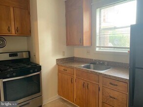903 Cooks Ln in Baltimore, MD - Building Photo - Building Photo