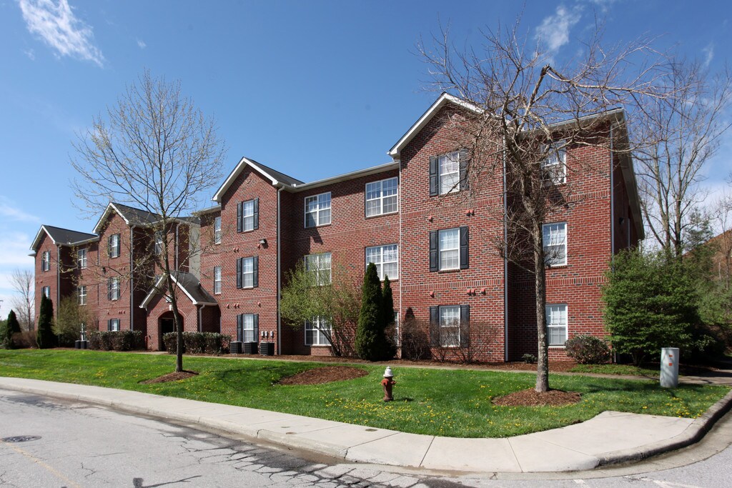 Mountaineer Village Apartments in Boone, NC