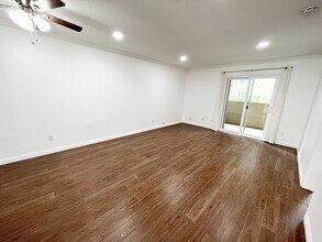 7545 Charmant Dr, Unit 1309 in San Diego, CA - Building Photo - Building Photo