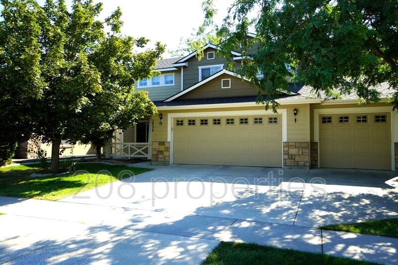 2934 NW 11th Ave in Meridian, ID - Foto de edificio
