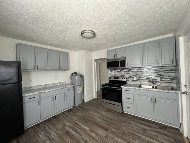 218 Hendricks St in Rocky Mount, NC - Building Photo - Building Photo