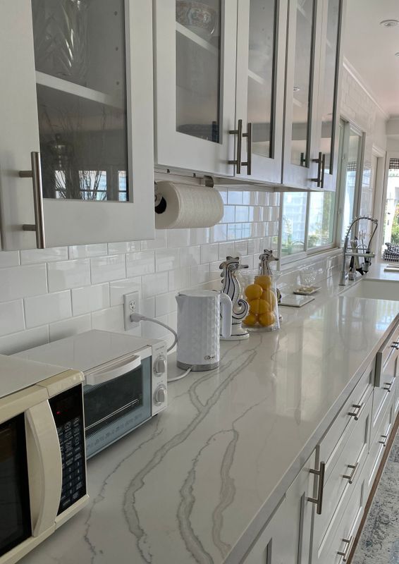 1110 W Muirlands Dr in San Diego, CA - Foto de edificio - Building Photo