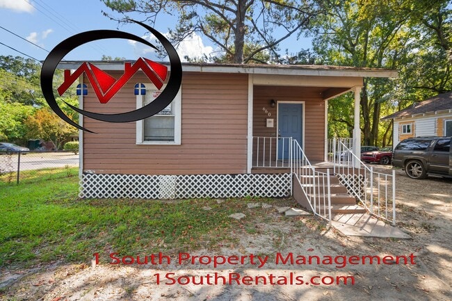 property at 660 Summerville St