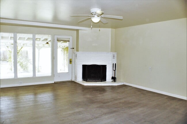 property at 1318-1320 El Tejon Ave