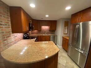 103 Gainsborough St, Unit 006 in Boston, MA - Foto de edificio - Building Photo