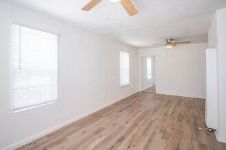 2024 37th St in Lubbock, TX - Building Photo - Building Photo