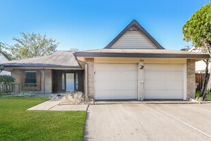 406 Kalmia Dr in Arlington, TX - Building Photo